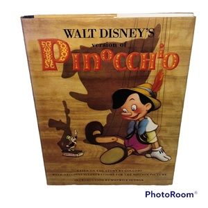 Walt Disney’s Pinocchio storybook hardback black and white illustrations